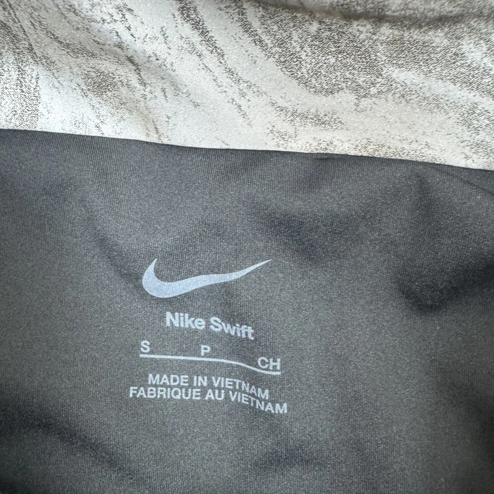 Nike Swift Mid Rise 2-in-1 Reflective Running Shorts Womens Small HV2916 036